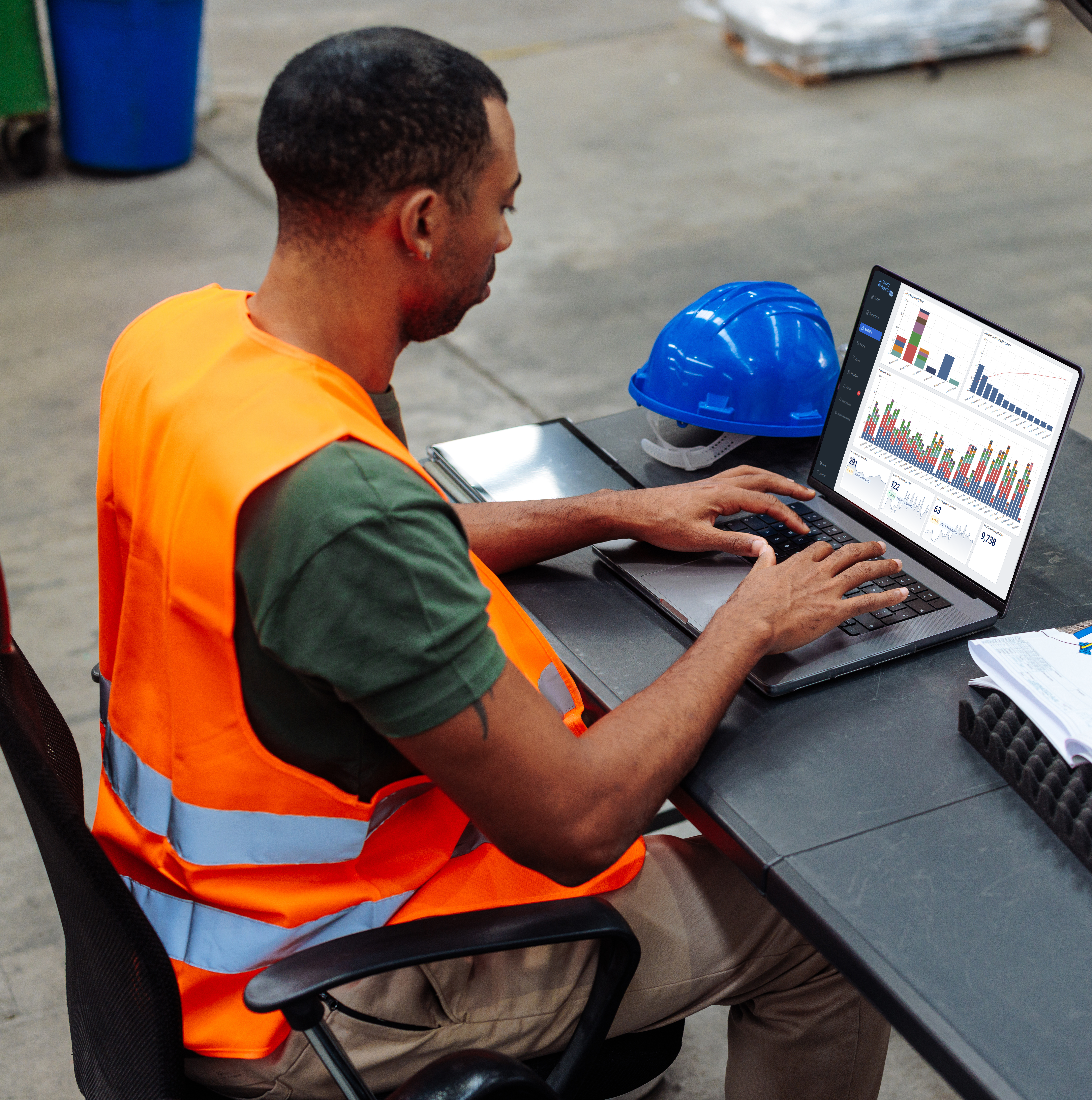 Plant manager viewing QualityReports analytics.